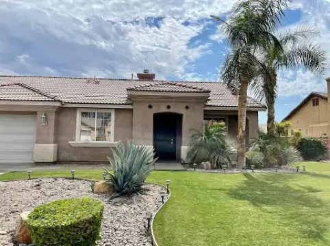 Stylish House| Saltwater Pool|Games| Firepit