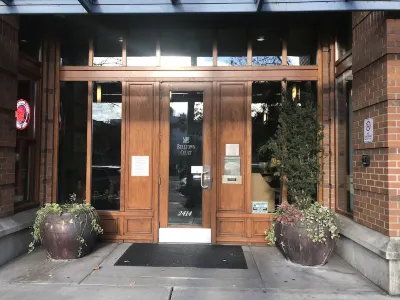 Seattle's Mid-Century Belltown Penthouse w/Parking spot โรงแรมใน