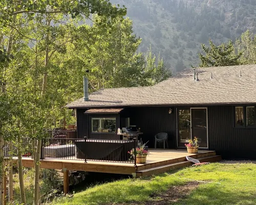Large house in the mountains, (pre-approved dogs welcome Hotels in Georgetown