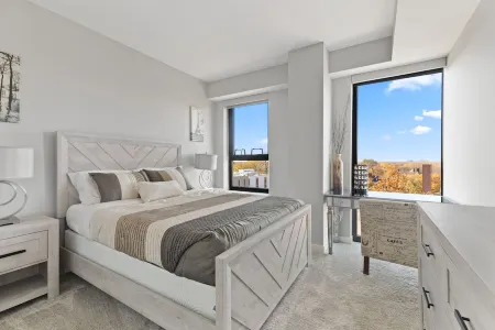 "Hope of Evanston" 180°view, 2BDR +2Bath Urban luxury Отели в г. Эванстон