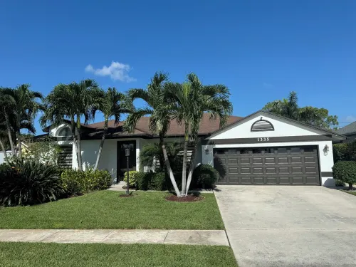 Beautiful Home with Sauna & Heated Pool-Spa, 5min from Beaches, close to Airport