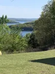 Remote Get Away! - Renovated 3 Bedroom Cabin on Bull Shoals Lake.