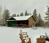 Secluded Wooded Cottage Near Snowmobile & Walking Trails, Fire Pit, Fast Wi-FI