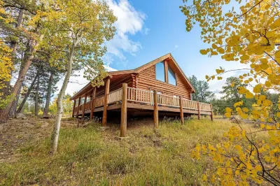 Red Feather Lakes Cozy Log Cabin Hotels near Redfeather Visitor Center