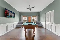 Luxury Home Sleeps 20 with Heated Pool & Billiard - สระว่ายน้ำส่วนตัว