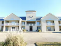 Beautiful and Spacious, 2 bed 2 full bath, pool and jacuzzi, steps to the ocean