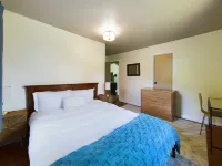 Daffodil Cottage! Downtown Packwood, walk to brewery, restaurants, shops! WIFI Hotel a Packwood