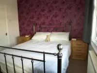 2 bedroomed cottage in Hythe, Kent, close to amenities and beach. Dogs welcome.  호텔