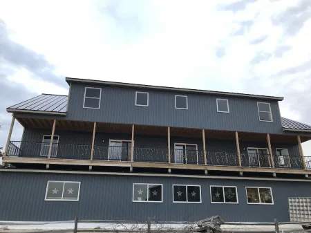 Deckhand's Quarters @The Boat Shop overlooking Paradise Bay