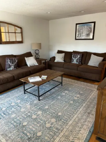 Cozy Mt Snow 3 story Townhome with Views located in Timber Creek!