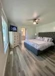 Amazing lakefront house- DISCOUNTED RATES!!!!!!!!!!!!!!!
