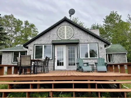 Downeast Maine Cottage with Water View and Nature Preserve