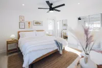 Private pool & house-10 min from the park. SALTWATER Pool and SPA, EV Charger.