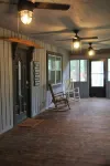 Cozy lake house w/Lake Conroe access- pet friendly!