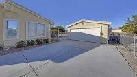 Stump Springs Retreat - 3BR-2BA - Mini Golf - Near Death Valley