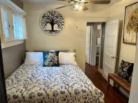 Oaktree Cottage in Mount Dora Historic District