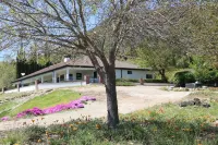 Vineyard Farmhouse with Private Pickleball in Temecula Hotels near Temecula to DeLuz Lookout Trail