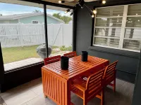 Midcentury Waterfront Neighborhood Oasis: Beaches and Sarasota Charm