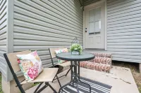 Cozy Cottage: Steps from LSU & Minutes to Downtown