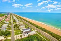 Beachfront Luxury, New, Modern Oceanview Retreat!