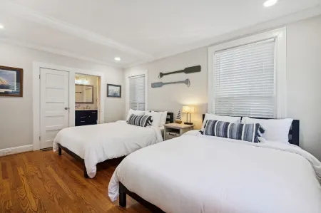 Charming Historic Townhouse Steps From USNA Отели рядом с достопримечательностью «Уильям Пака Хаус & Гарден»