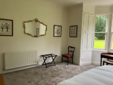 Fantastic Traditional yet Up-to-date Spacious Cottage Very Close to Edinburgh Hotels in Pathhead