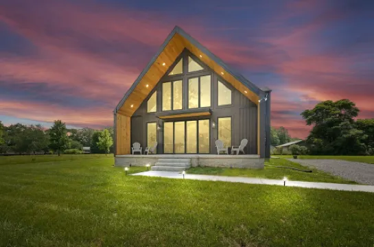 Stunning modern 2-bedroom Aframe with Barren River lake view near Mammoth Cave
