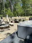 Modern Home-Near Beach/w lg Stylish Patio & HotTub, Fire Tables & Outdoor Dining