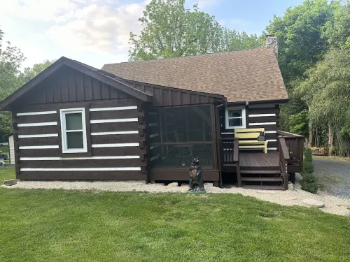 Shenandoah river front cabin, hot tub, fireplace, cabin, screened in porches.