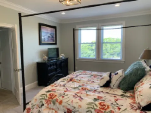 New Beautiful Custom Build Beach Home. Ocean View. Private Heated Pool