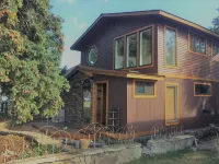 Comfortable Home Near Downtown