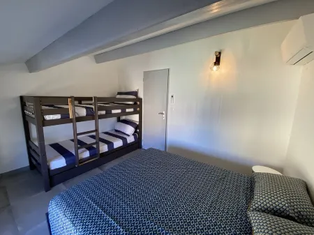 Presqu'île de Giens, new T2, "La Longue", Отели в г. Йер