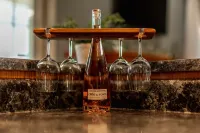 Beautifully decorated residential home just 3 miles to Ft. Rucker Army Base