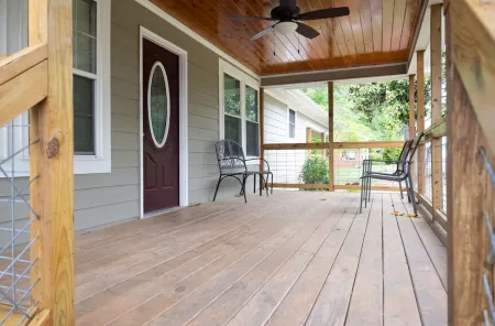 Nice peaceful and spacious home. Отели в г. Клантон