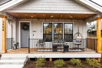 Luxury Modern Farmhouse near DT