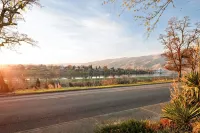Prospect Delight - River Views, Historic Home, Walk To Town!