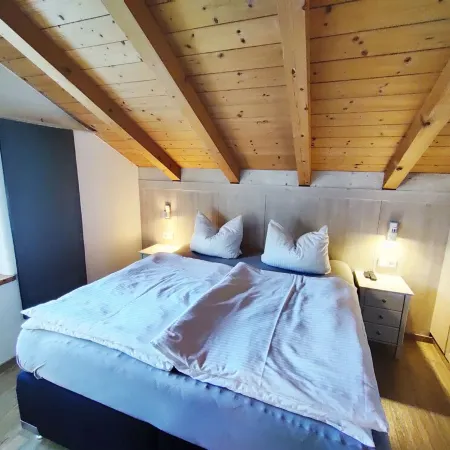Cozy vacation apartment with two bedrooms, wood-burning stove and spacious balcony
