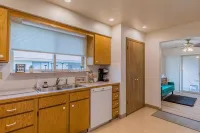 Cozy modern 2BR w/ workspace near Main St