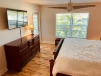 Huge Fall Discounts!!!!! 5 Bdr, 3 Bath. 7 Min to Beach, Sleeps 11, Private Pool!