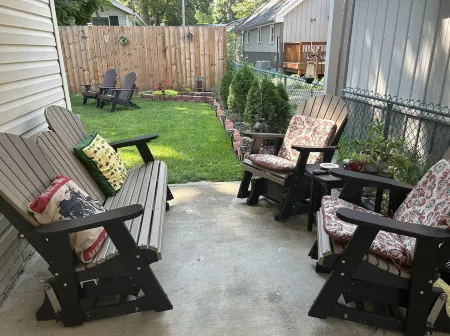 Hidden Gem Close to Lake!