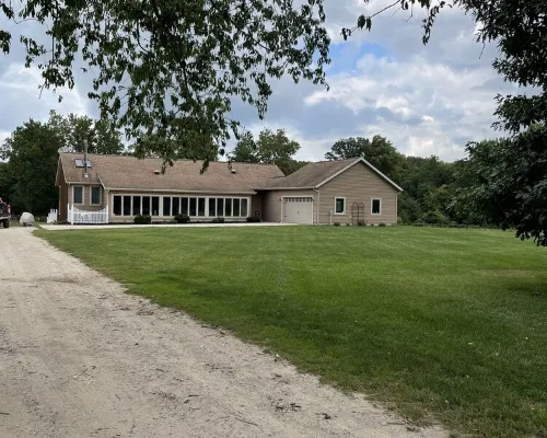 Third Day Farm Country Getaway Stay <br>Enjoy the country life Hotels in Marshall County