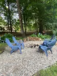 3 BR Luxury Family Retreat-Walk To Beach, Fireplace, Grill, Game Rm, Fire Pit