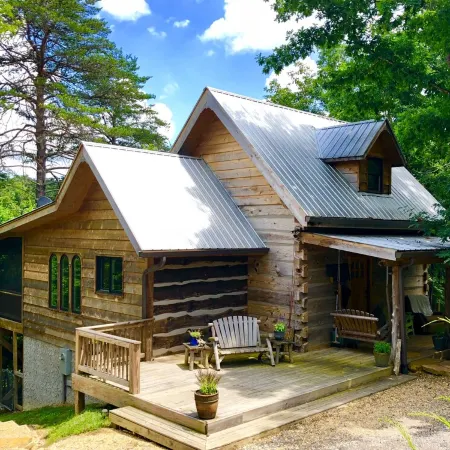 2BR/2Bath1800's Original Secluded Romantic River Mountain Cabin Therapy Hottub