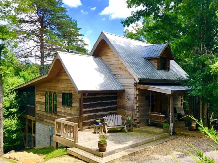 2BR/2Bath1800's Original Secluded Romantic River Mountain Cabin Therapy Hottub