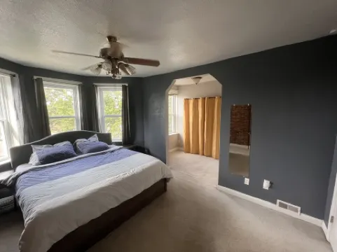 Beautiful 4 bedroom Home by the Hill - Privacy Fenced Backyard and Fast Internet Отели рядом с достопримечательностью «Парк Клифтон Хайтс»