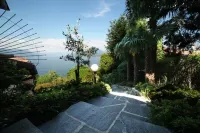 Detached villa with wonderful views of Lake Maggiore