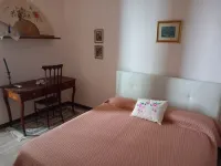 Zona residenziale lontano dalla "pazza folla" però vicino al mare ed al centro