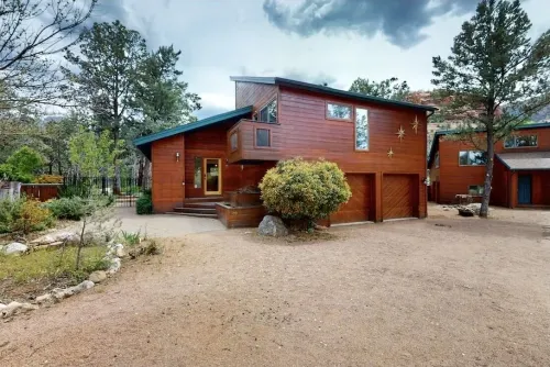 Serene yoga retreat with private heated pool! Just minutes from hiking!
