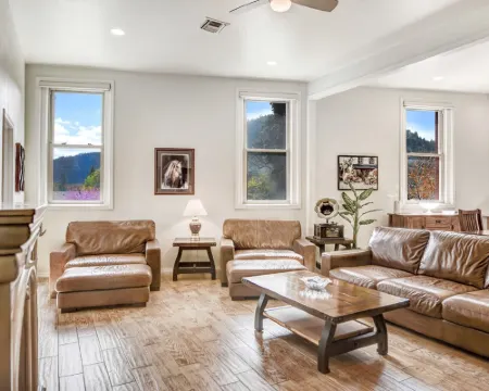 The Executive Suite- Apartment near the river! Hotels in Rogue River