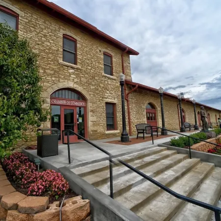 Fully Renovated Historic Home with bluff views of Missouri River & Valley